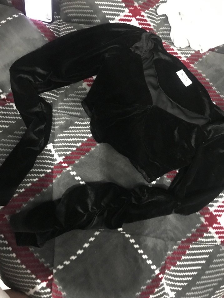 Siyah V Yaka Uzun Kollu Gotik Bluz - Görsel 3