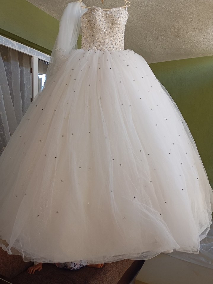 Straplez Prenses Model Beyaz Gelinlik - Görsel 2