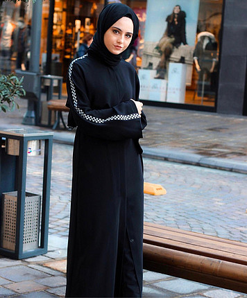 Dama Abaya