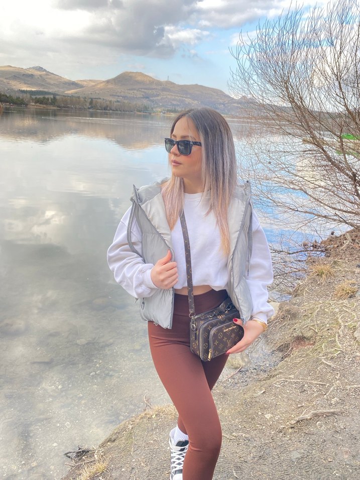 Kadın Gri Yüksek Yaka Pamuklu Spor Üst - Görsel 2