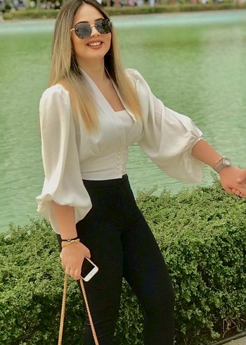 Düğmeli V Yaka Beyaz Kadın Bluz