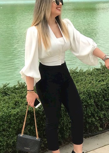 Diğer Düğmeli V Yaka Beyaz Kadın Bluz
