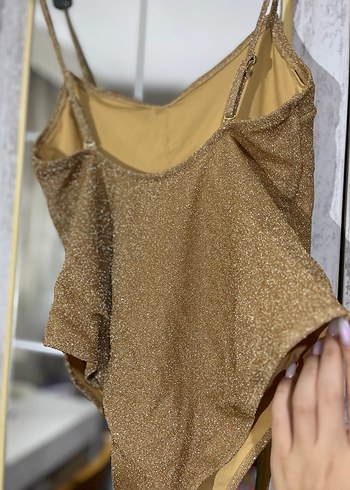 Parlak Altın Renkli İnce Askılı Mayo - Görsel 4