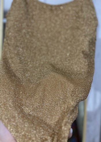 Parlak Altın Renkli İnce Askılı Mayo - Görsel 2