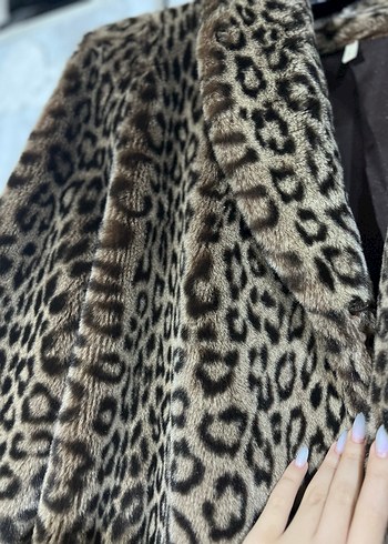 Leopar Desenli Uzun Kadın Suni Kürk - Görsel 2