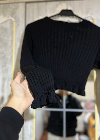 Uzun Kollu Fırfırlı Siyah Kısa Bluz - Görsel 2