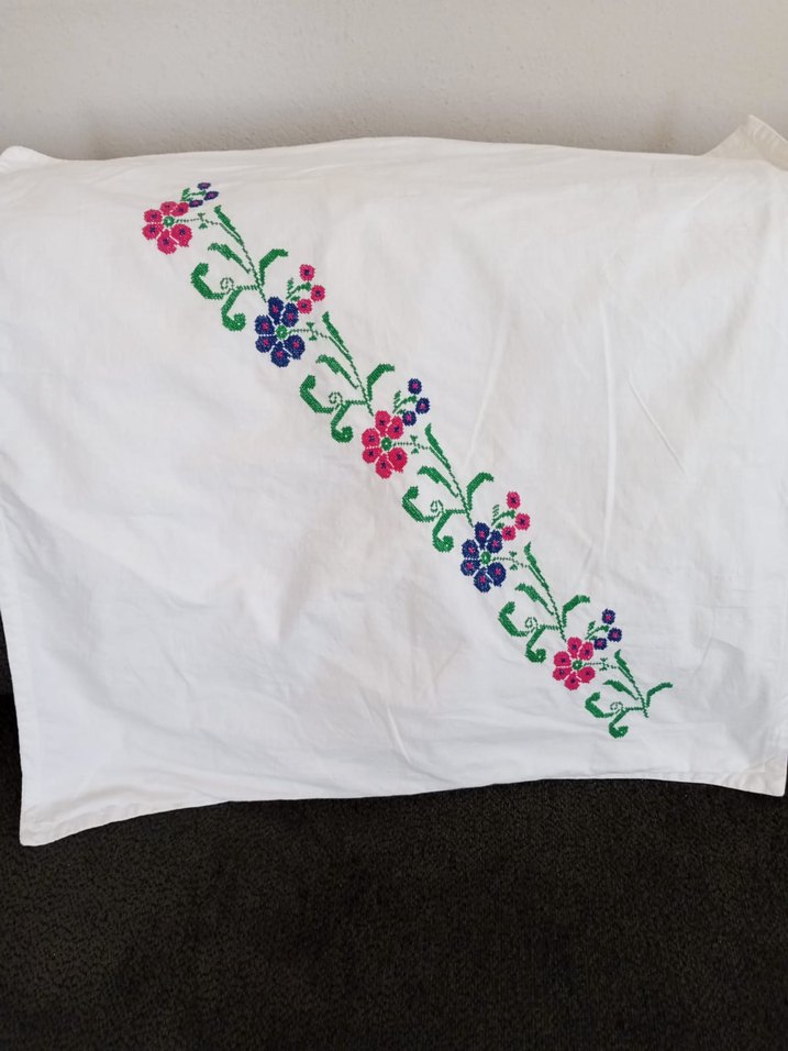 ESKİLERDEN KANEVİÇE KIRLENT KILIFI - Görsel 2