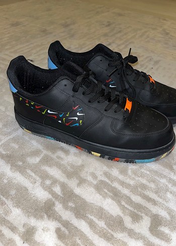 Nike Renkli Detayli Siyah Nike Dusuk Bilek Sneaker