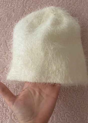 H&M Krem Tüylü Kadın Bere