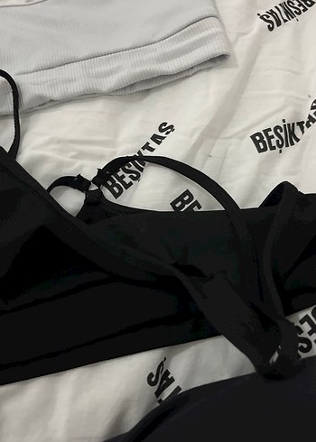 Beyaz ve Siyah Mini Spor Sütyen Seti - Görsel 2