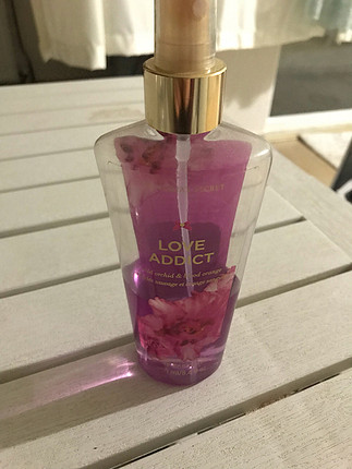 Victoria?s Secret - Love Addict Vücut Spreyi