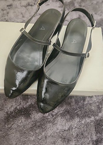 Tokalı Siyah Stiletto Topuklu Kadın Ayakkabı