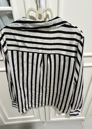 Çizgili Pilili Kadın Gömlek - Görsel 3