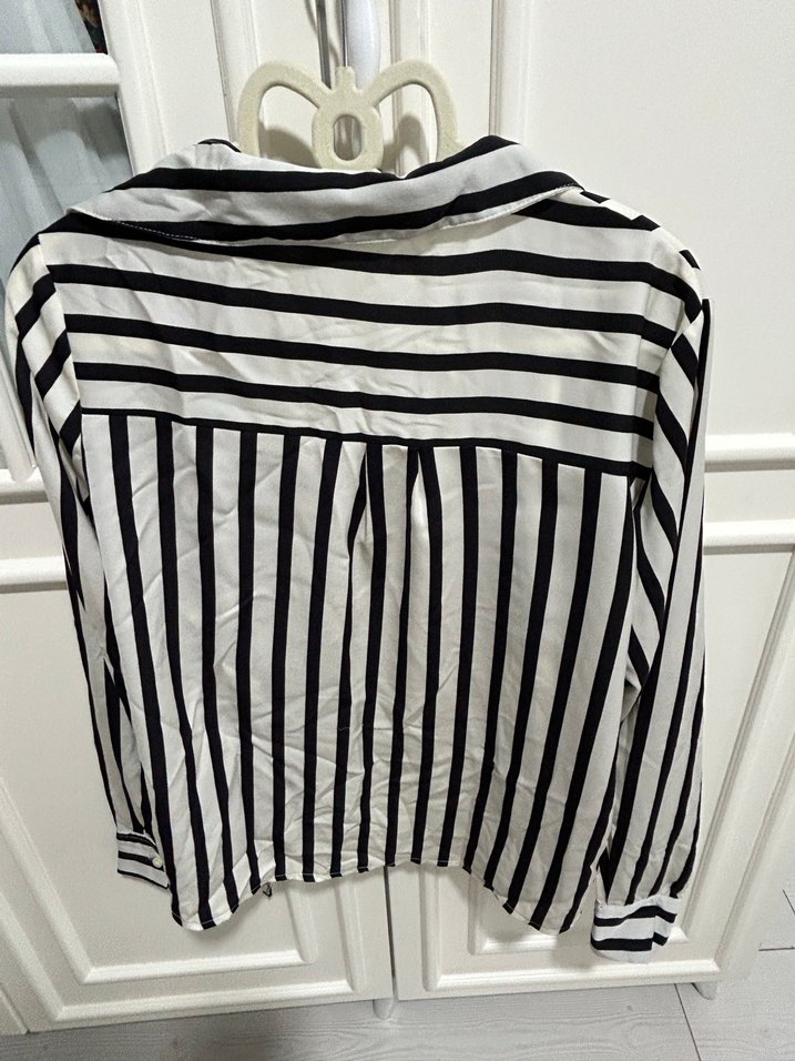 Çizgili Pilili Kadın Gömlek - Görsel 3