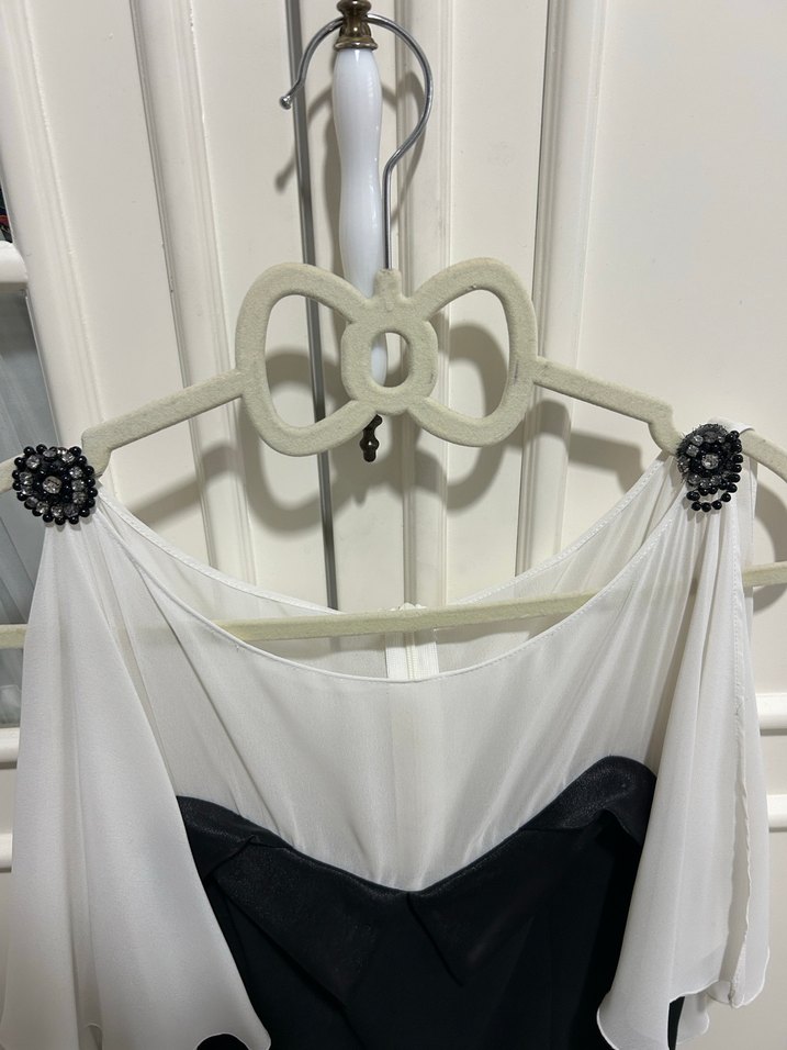 Beyaz Siyah Drapeli Midi Abiye Elbise - Görsel 2