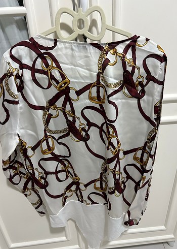 Zincir Detaylı Burgonya Rengi Uzun Kollu Bluz - Görsel 3