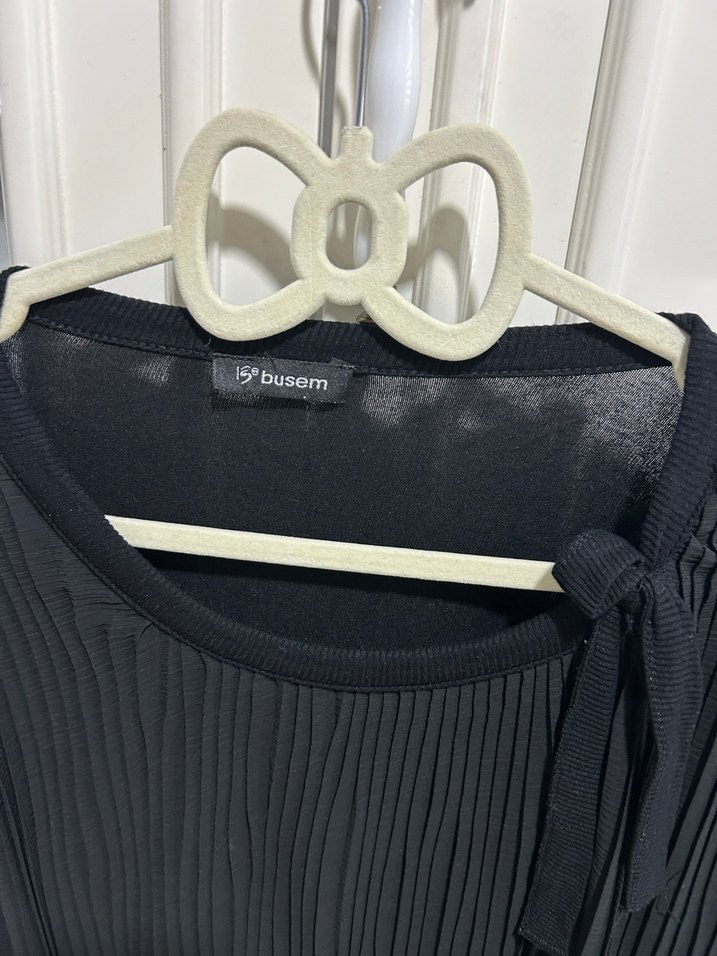 Kadın Siyah Piliseli Uzun Kollu Bluz - Görsel 2