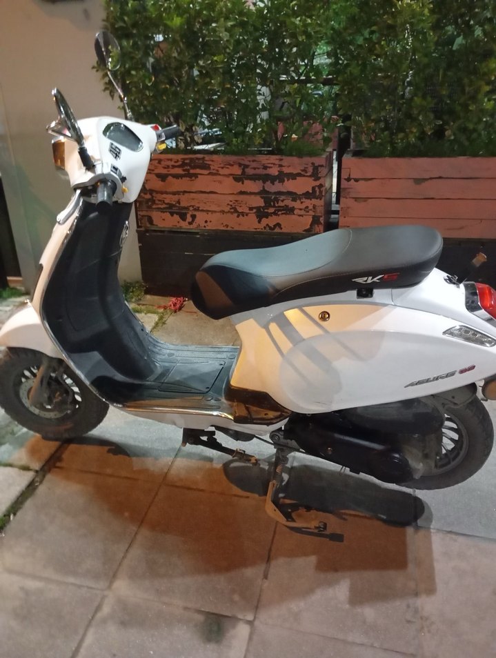 Beyaz Seramik Motosiklet Kaskı - Görsel 3