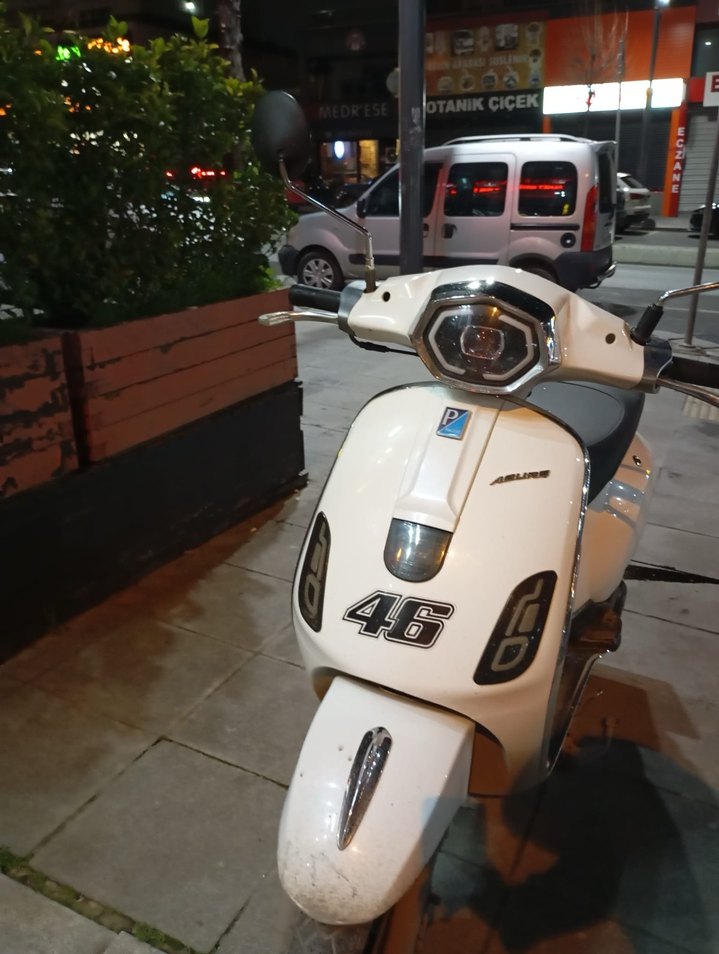 Beyaz Seramik Motosiklet Kaskı - Görsel 2