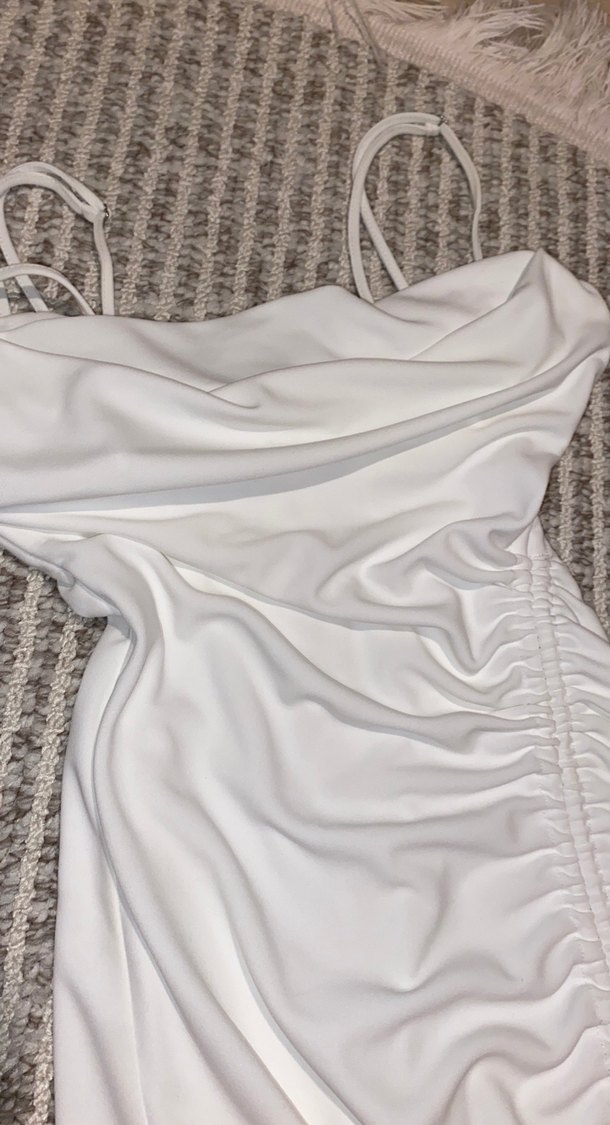 Beyaz Drapeli Uzun Straplez Elbise - Görsel 2