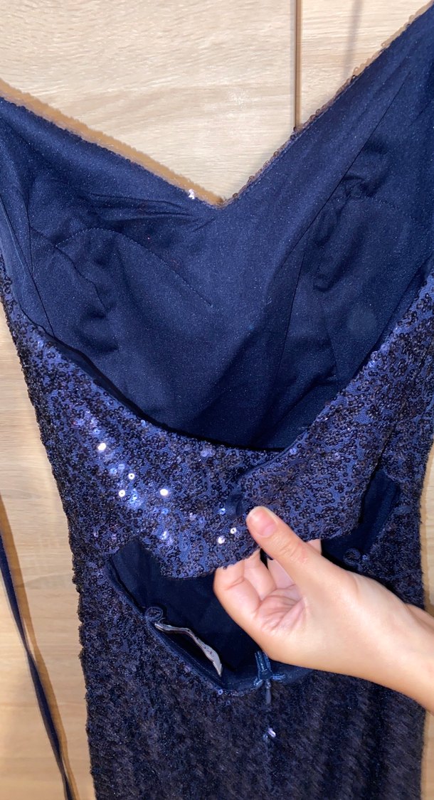 Lacivert Parlak V Yaka Uzun Abiye Elbise - Görsel 4