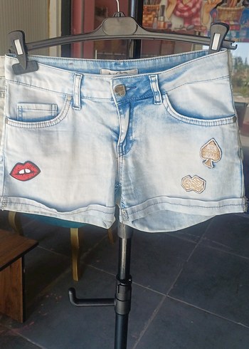 Nakışlı Açık Mavi Kadın Mini Denim Şort