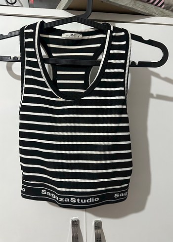 Siyah Beyaz Çizgili Askılı Crop Top
