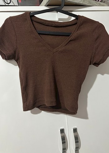 Kahverengi V Yaka Crop Tişört