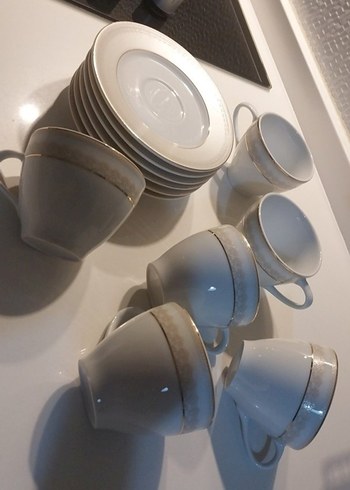 Beden Beyaz ve Gri Detaylı 6'lı Çay Fincanı ve Tabağı Seti