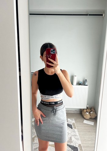 Gri Spor Mini Etek ve siyah crop