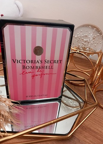  Beden Victoria's Secret Bombshell Kadın Parfümü 100 ml