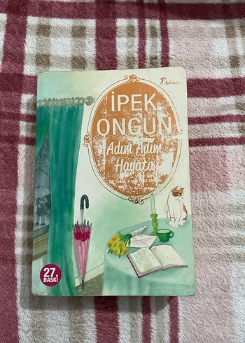  İki adet okuma kitabı