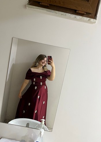 Bordo Straplez Nakışlı Uzun Saten Kadın Elbise