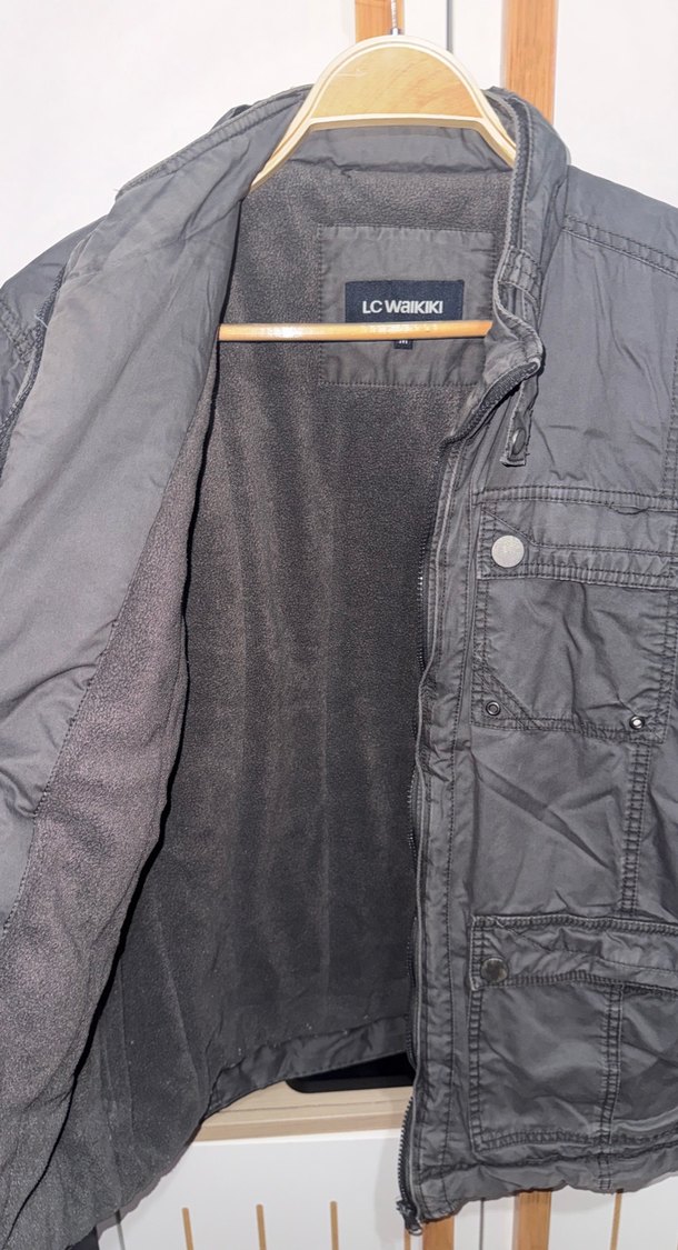 LC Waikiki Koyu Gri Kapitone Ceket — görsel 2/3