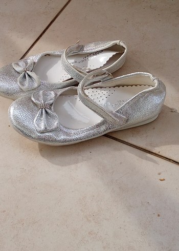 Kız Çocuk Parlak Beyaz Fiyonklu Babet - Görsel 2