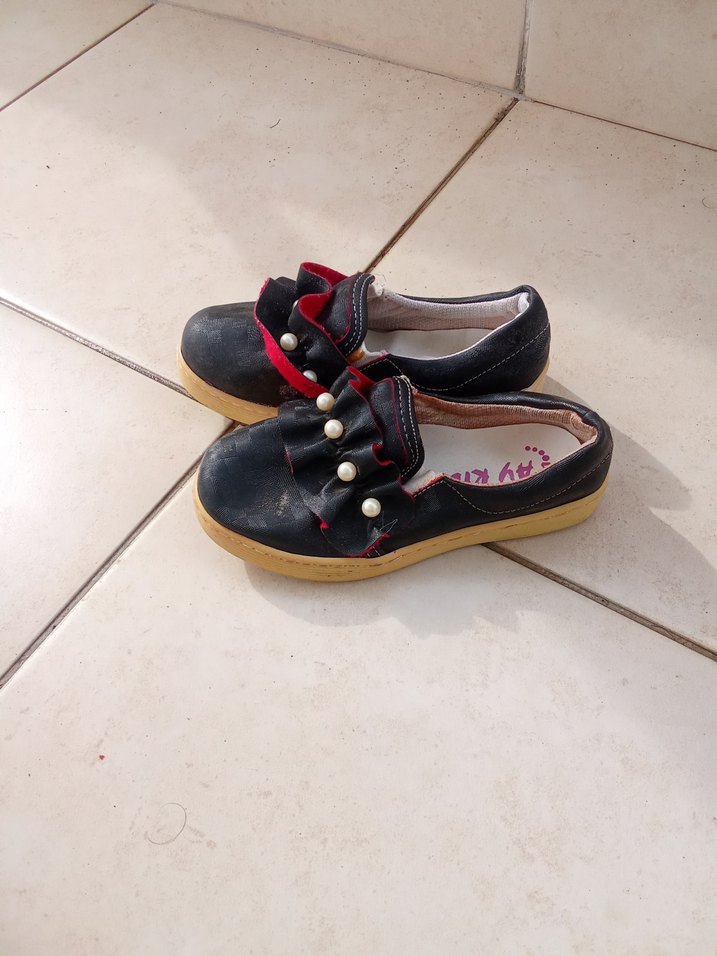 Kız Çocuk Siyah Fırfırlı Loafer Ayakkabı - Görsel 2