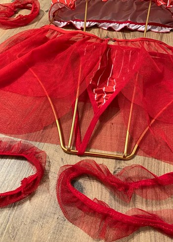 KIRMIZI ÇİZGİLİ ETEKLİ TAKIM - Görsel 4