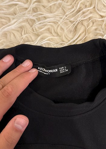 l Beden Siyah Uzun Kollu Kemer Detaylı Crop Top