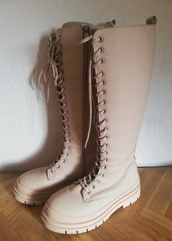 Bej Bağcıklı Kadın Dizüstü Bot