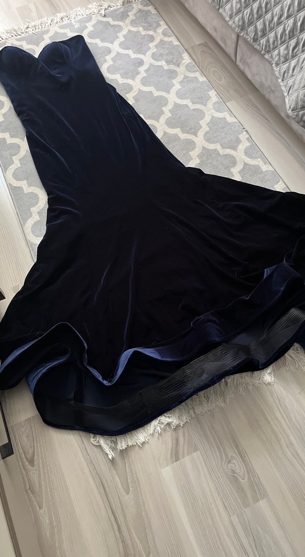 Siyah Straplez Uzun Kadife Abiye Elbise - Görsel 3