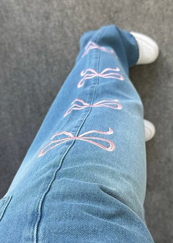 Mavi Bol Kesim Düğmeli Jean - Görsel 4