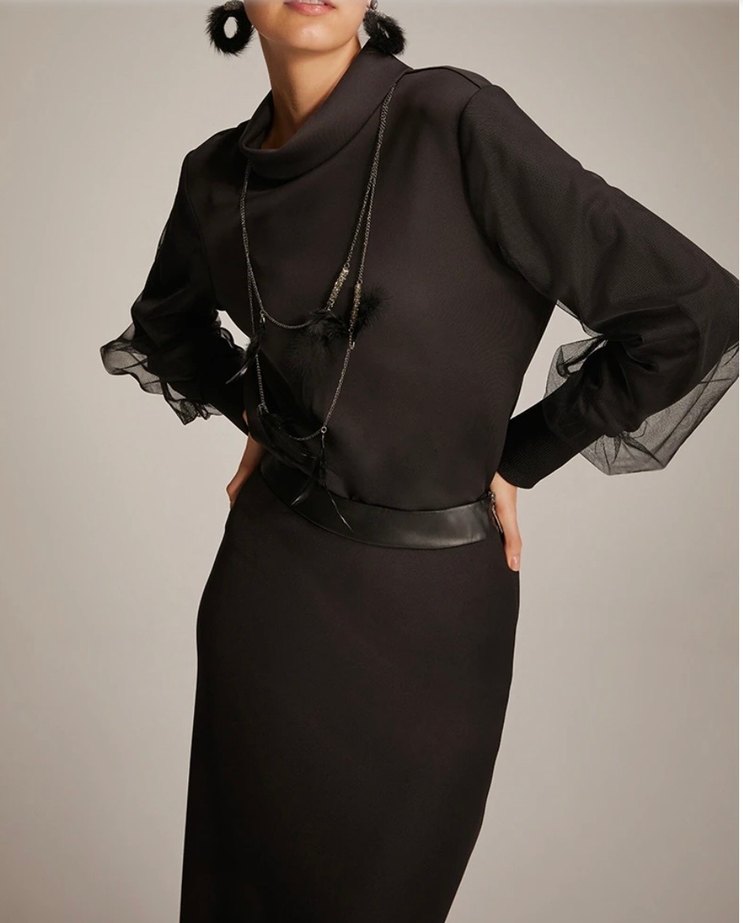 Siyah Yüksek Yakalı Salaş Kadın Bluz - Görsel 2