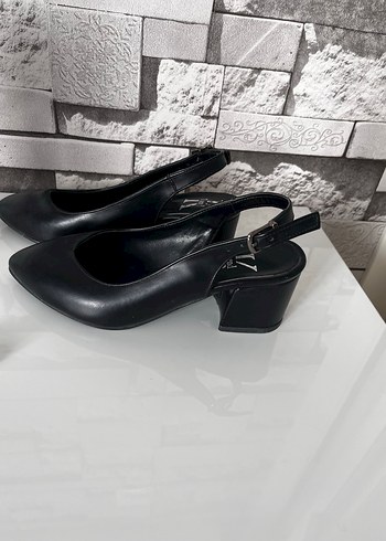 Siyah Tokalı Kadın Topuklu Ayakkabı - Görsel 3