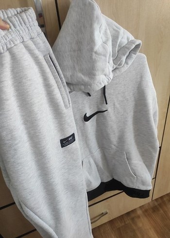kadın Nike eşofman takımı