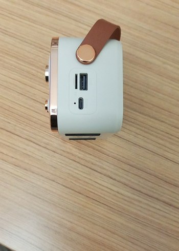 Beyaz Retro Taşınabilir Müzik Sistemi - Görsel 3