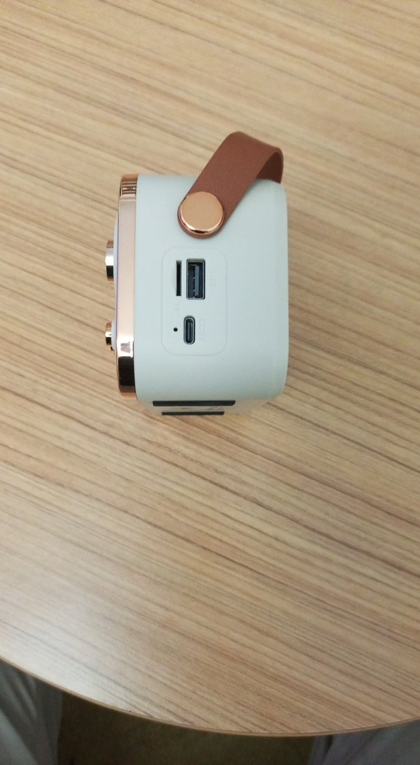 Beyaz Retro Taşınabilir Müzik Sistemi - Görsel 3