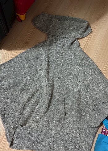 Gri Boğazlı Kadın Triko panço