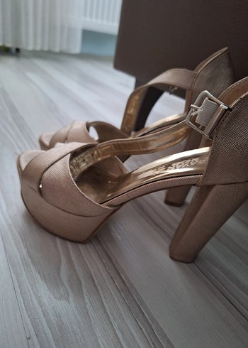 Bej Yılan desenli yüksek topuklu Ayakkabı - Görsel 2