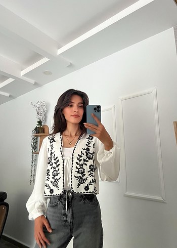 s Beden beyaz Renk Çiçek Nakışlı Gömlek Siyah