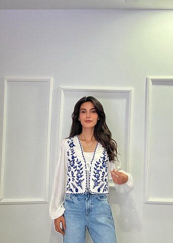 Diğer Çiçek Nakışlı Gömlek Mavi